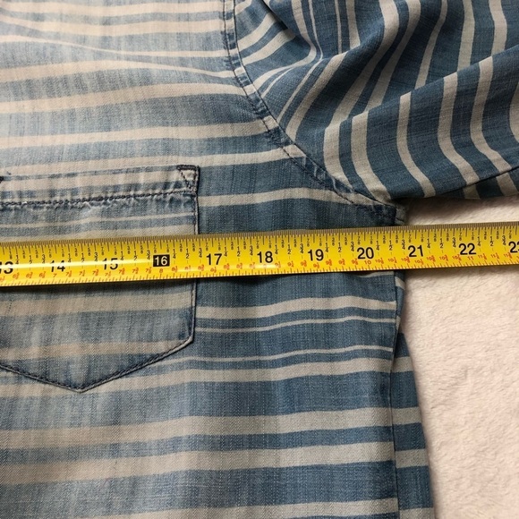 Life In Progress Faded Vintage Striped Denim Look Button Up Shirt Med - Picture 4 of 7